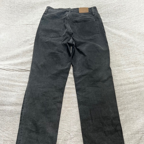 Madewell The Perfect Vintage Straight Jean in Nela Wash: Slit-Hem Edition - Picture 3 of 10